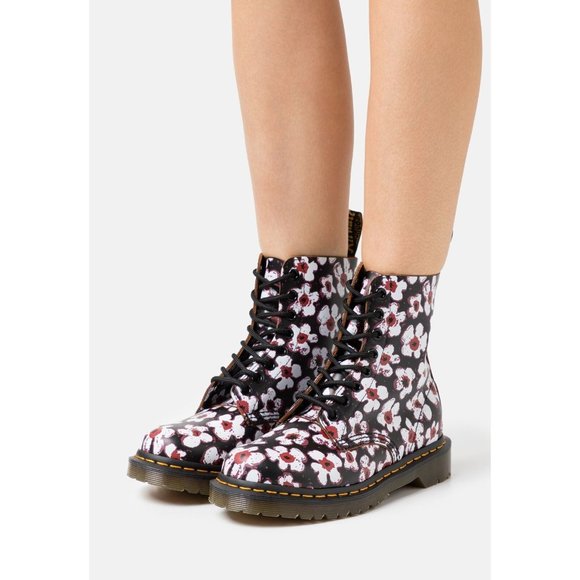 Leather Black Pascal Floral Emboss Eye Boots Doc Marten Women's